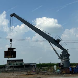 20T 17M Unic Stiff Boom Marine Hydraulic Crane Robust Lifting Capacity