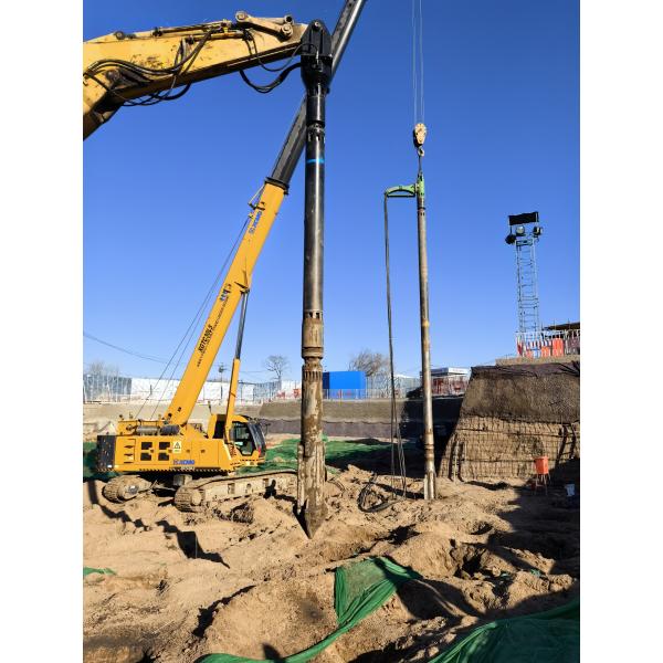 Hydraulic Vibroflot with 1700 Kg Weight 220 Kn Max. Centrifugal Force and 0-2600