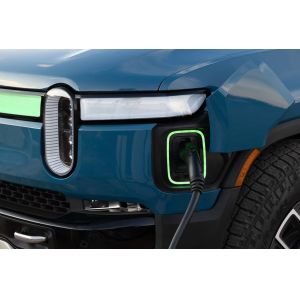 2023 RIVIAN R1S Four motors 800P.S wirange 660km hitting 60 mph in 3.1 s all