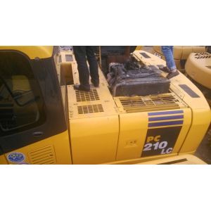 Used KOMATSU EXCAVATOR PC210