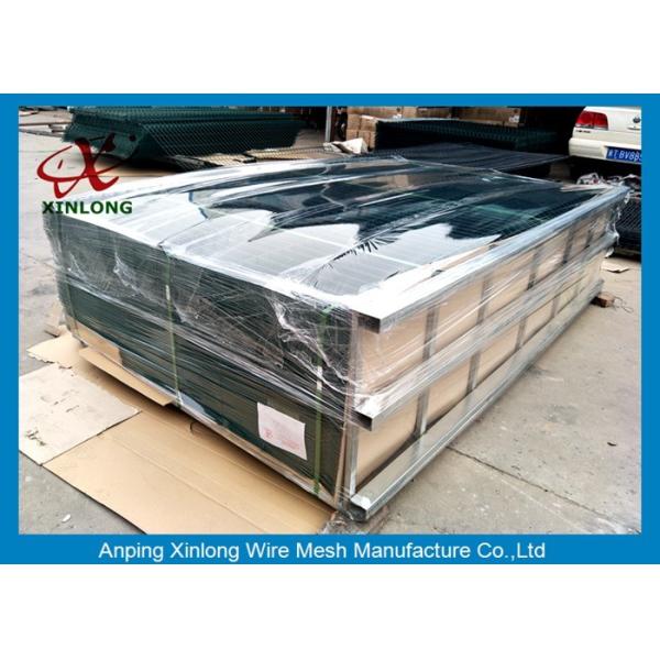 Hot Dipped Galvanized Welded Wire Mesh Fence For Villadom , Curvy Welded Mesh