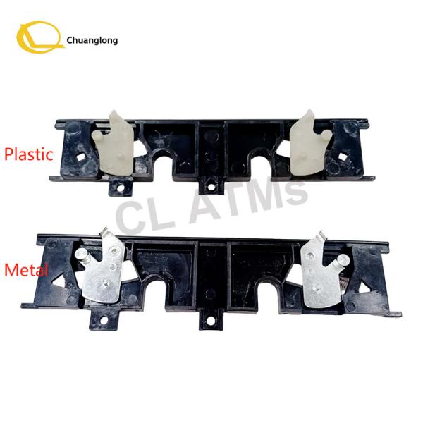 445-0582423 4450582423 ATM Spare Parts NCR S1 Plastic Cassette Truck Door With Pusher Assy NCR Cassette Pusher