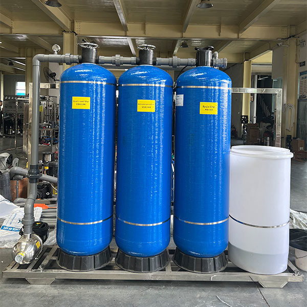 2 Tons Resin Automatic Operation Water Softening Equipment Four Stage Filtration