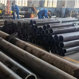 Black Alloy Steel Seamless Pipe Hot Rolled Iron Petroleum Pipeline Alloy 20 Pipe
