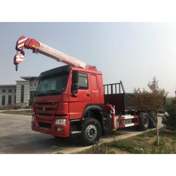 truck with crane.pic