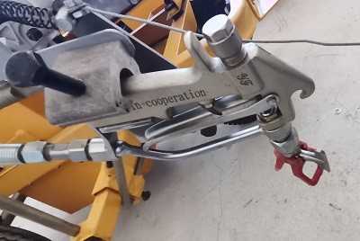 Buy Single Gun 6L Max Road Line Painting Machine Spraying Thickness 0.2-0.4mm at wholesale prices