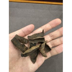 Quality Oud Wood Agarwood Logs Scent Raw Material For Meditation And Relaxation for sale