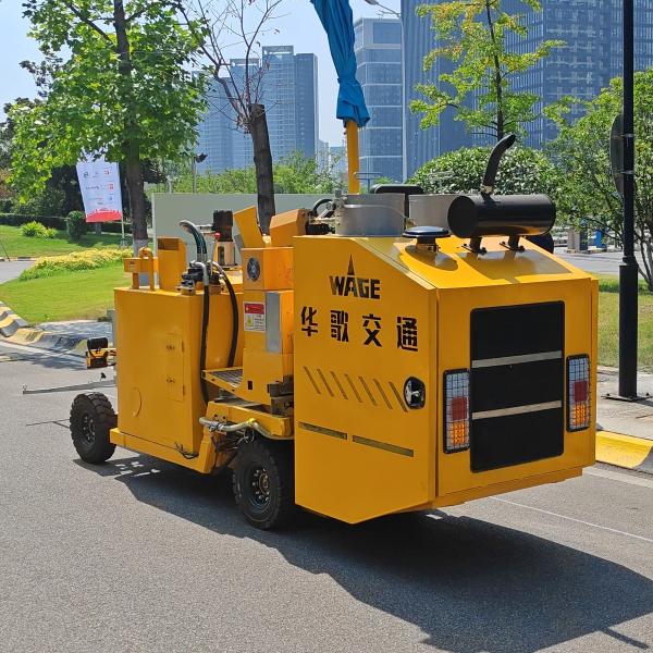 Middle Size Passenger Driving Thermoplastic Road Marking Truck Version Thermoplastic Marking Thickness 1.2-3.0mm