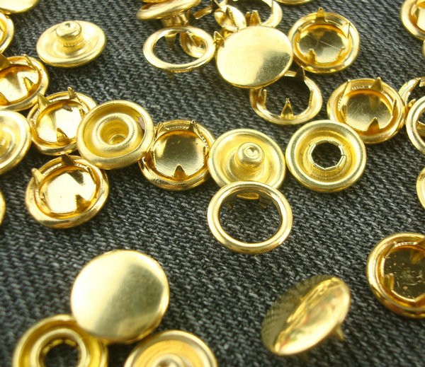 Wholesale metal sewing button custom logo brass buttons