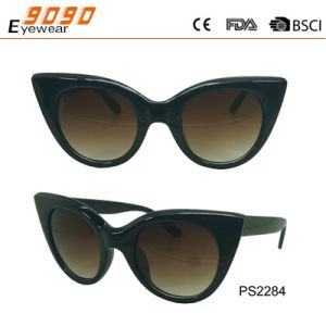 Newest Style 2018 plastic Fashionable Sunglasses ,UV 400 Protection Lens