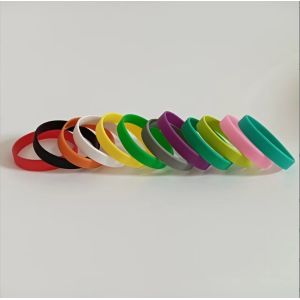 Cutting Processing Service Glowing Silicone Wristbands with Customized Design