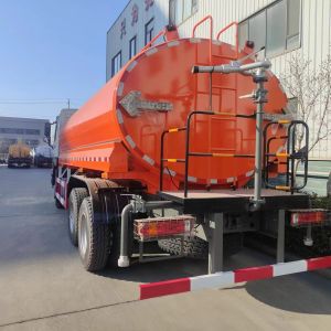 Sinotruk Howo Lhd 6x4 Sprinkling Truck 371hp