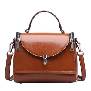 China Cowhide Tote Bag Doctor Bags for Women Oil Genuine Leather Portable Handbags on sale