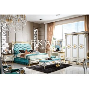 Luxury Spanish Design Antique 3 Door Wooden Wardrobe