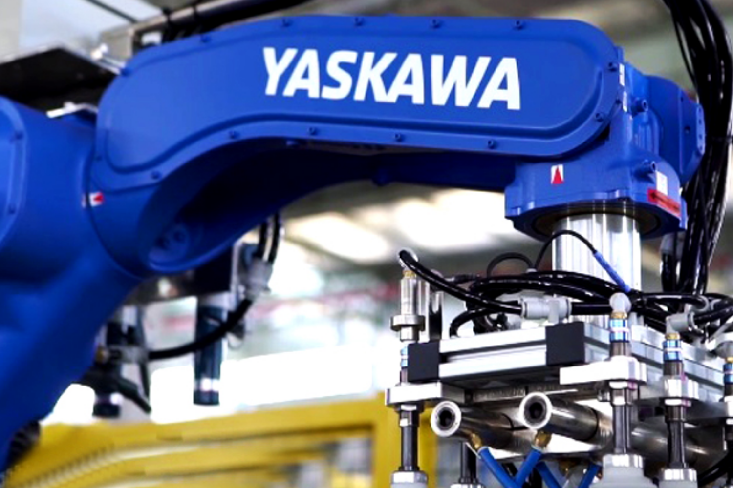 6 Axis Industrial Robotic Arm YASKAWA Payload 25kg Automatic Assembly Handling