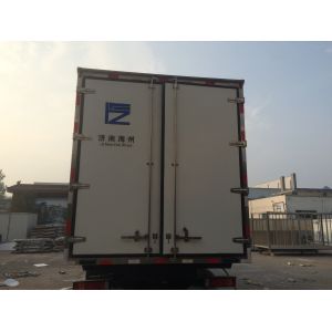 Sinotruk Howo Refrigerator Box Truck 6x4 With Howo 76 Standard Cabin