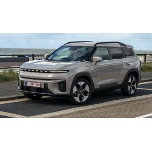 Newest Pure Electric Vehicle KGM Torres EVS 109mph Top Speed 152kw 207Ps Maximum