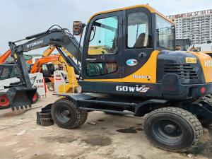 China HYUNDAI R60W Used Hyundai Excavator Used Wheel Excavator 6 TON Second Hand Wheel Digger 60WVS on sale