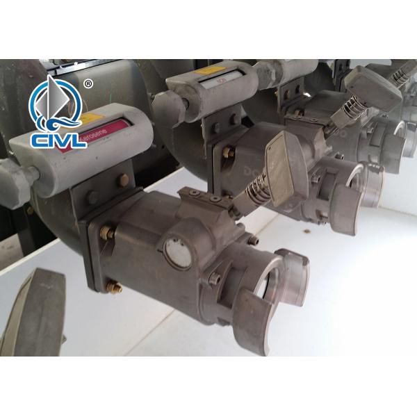 White Color Sinotruk Howo7 Radial Tyre Fuel Oil Transportation Trucks 6X4 LHD Euro 2 336HP Lengthened Cab