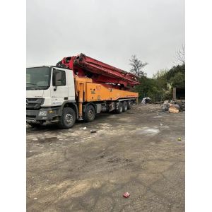 Used Vibrating Amplitude 2.6mm 62m Concrete Pump for Used Construction Machinery