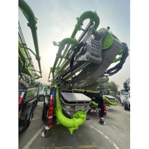 Semi-Dry Shotcrete Type Zoomlion 47m Concrete Pump Truck on HOWO Chassis with