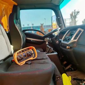 90km/H Max Speed Aerial Work Platform Truck For High Altitude Operation Trucks