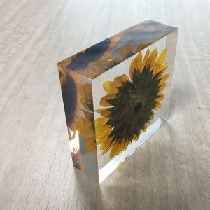 Custom Sunflower Paperweight Acrylic Globe Paperweight