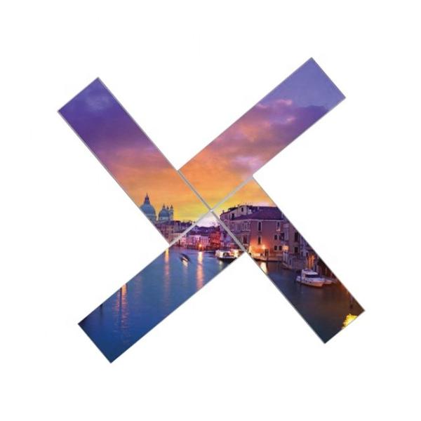 Indoor P2.5 83in LED Advertising Digital Signage 1R1G1B