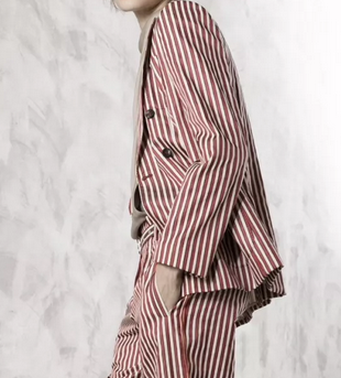 Women'S Small Round Buttons For Geometric Graphics & Stripe Shirt