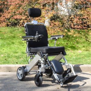 Ultra Light Folding Electric Wheelchair 6km/h With Brushless Controller