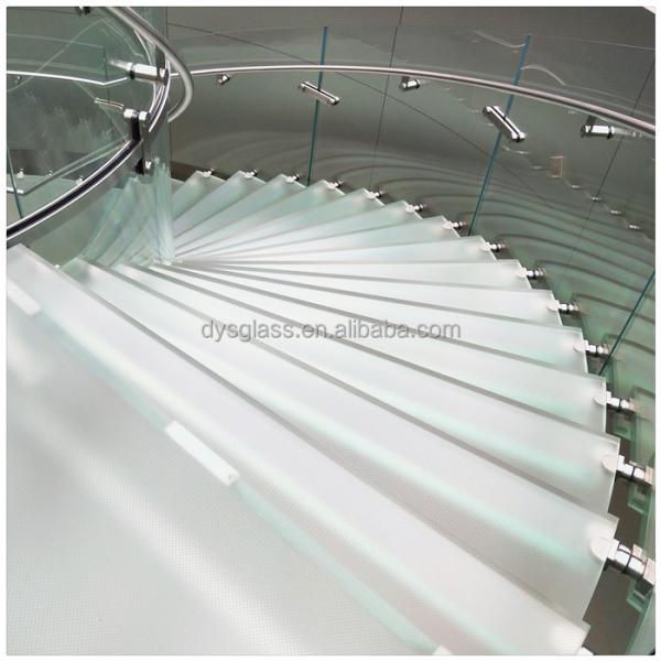 High Quality Anti slip Low Iron Toughened Laminated Glass Customized Size Non-slip Multi Layer Tempered Stairs Glass