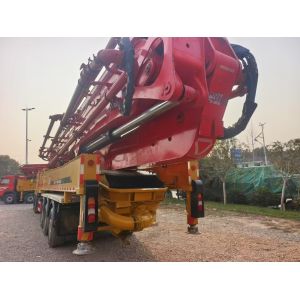 Precision Boom Pump Concrete Truck For Residential Construction Landscaping