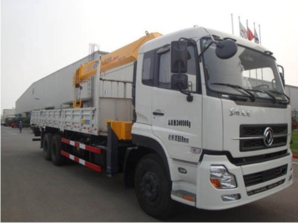 Buy 6x4 telescopic boom 10 ton truck mounted crane at wholesale prices