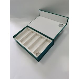 OEM Custom Packaging Boxes Retail Gift Packing Box Varnishing