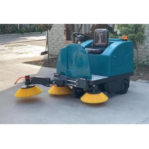 Pure Electric Energy Type Ride On Road Sweeper Machine 180L Capacity