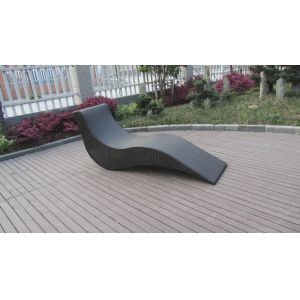 Hand-Woven Luxury Rattan Sun Lounger , PE Wicker Chaise Lounge