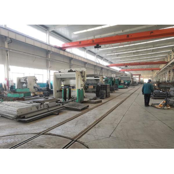 8x4 Driven 40 Ton Heavy Duty Dump Truck Howo 12 Wheel For 30 Cubic Cargo White Color