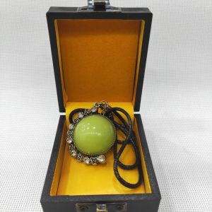 Female Radioactive Toxic Free Luminescent Stone Pendant