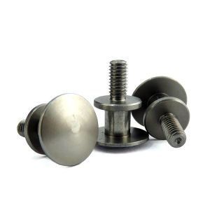 China Plain Finish Truss Head Shoulder Screw Stainless Steel Machine Screw on sale