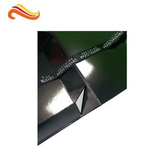 Magnetic Closure 157g art paper Apparel Gift Boxes With Ribbon