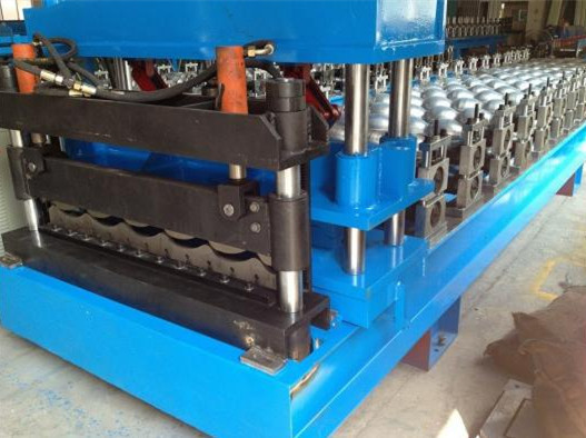 Buy Steel Roof Glazed Tile Roll Forming Machine Professional 18 Stations at wholesale prices