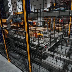 Fully Automatic Robotic Single Column Palletizer for Boxes Unloading