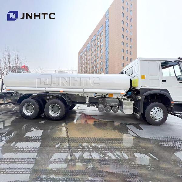 Cheap Price Sprinkler Tank Truck HOWO Water Tanker Trucks 6X4 400HP For Drinking