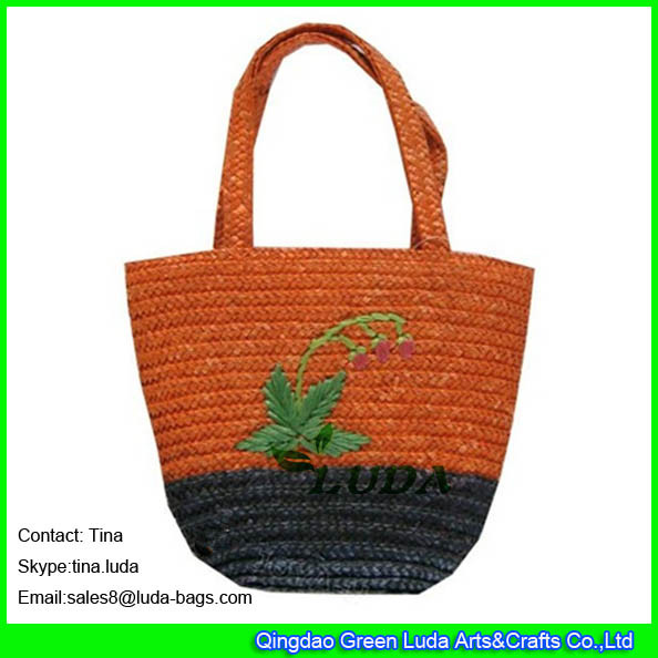 Buy LUDA fashion wheat straw handbag hand embroidery straw bags for kids at wholesale prices