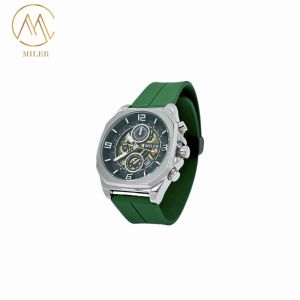 Latest Style Designed Waterproof Quartz Watch with Silicone Strap