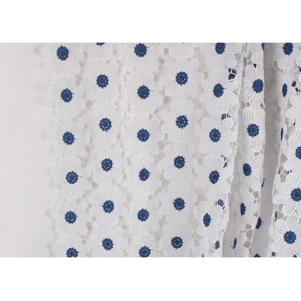 OEM Daisy Venice Embroidered Lace Fabric , French Guipure Wedding Lace For Dress