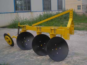Buy 0.3ha/H Small Scale Agricultural Machinery W600mm Mounted Disc Plough at wholesale prices