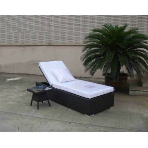 China Outdoor Folding Chaise Lounge , Rattan Wicker Beach Sunlounger on sale