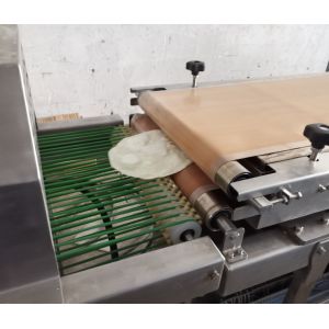 Compact Hot Pressing Type Tortilla Machine Industrial Dealing With Dough Batter