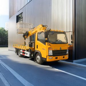 China Howo Aerial Work Platform , Three Section 21M Telescopic Boom Work Platform on sale